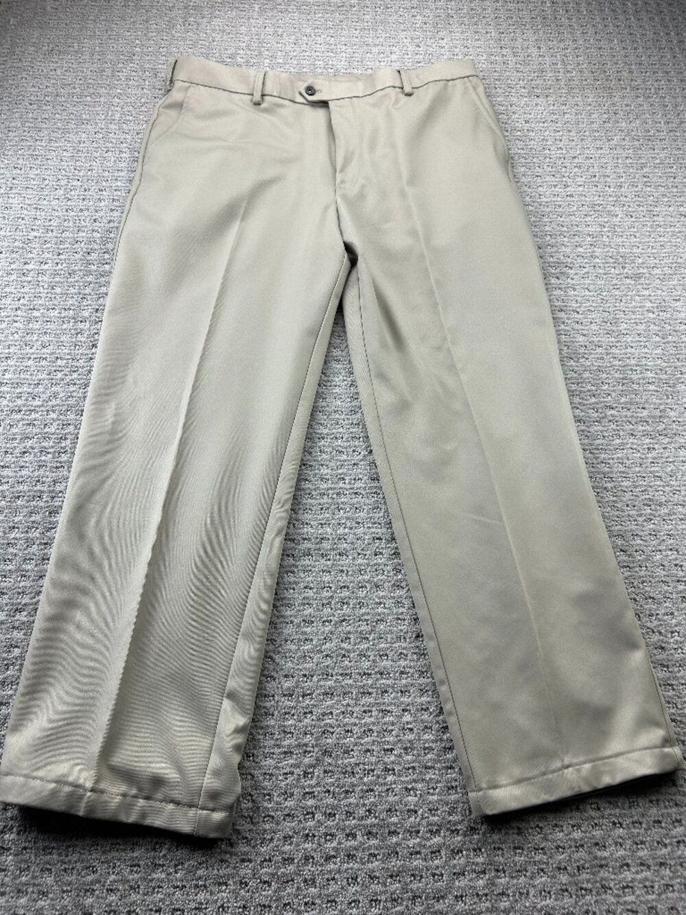 IZOD Golf Khaki Pants Men Size 38 X 32 Light Brown Straight Leg Golfer Casual